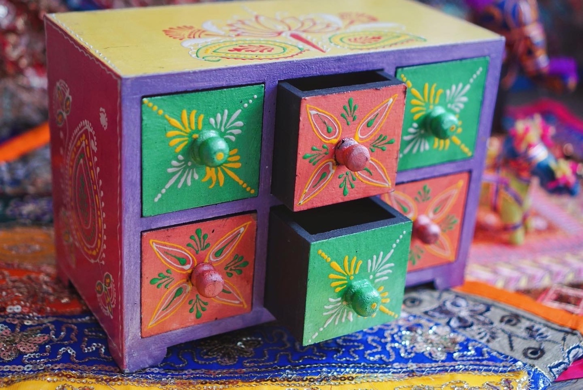 Цветной мини-комод с ящиками