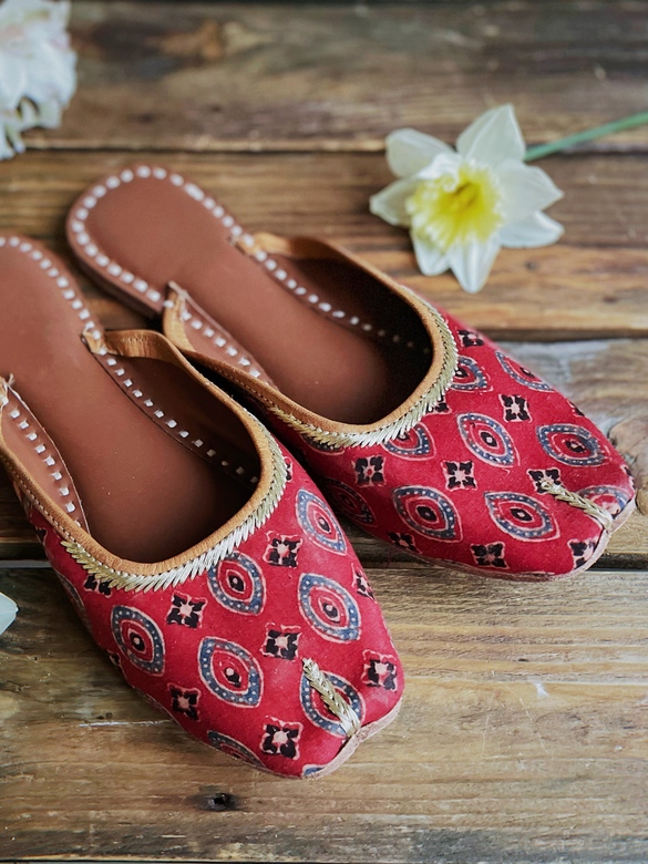 Джутти из ткани, 37