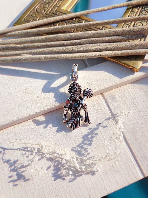 Серебряный кулон Хануман