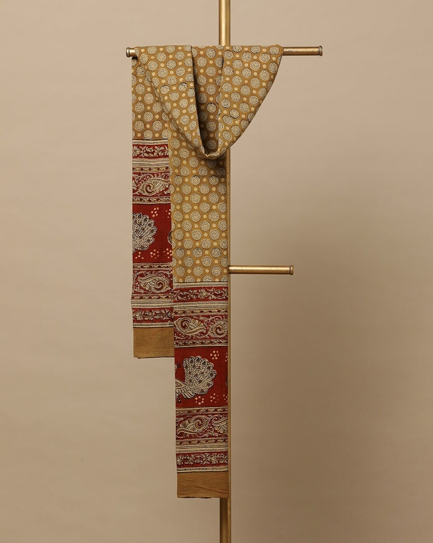 Шаль с набивным рисунком