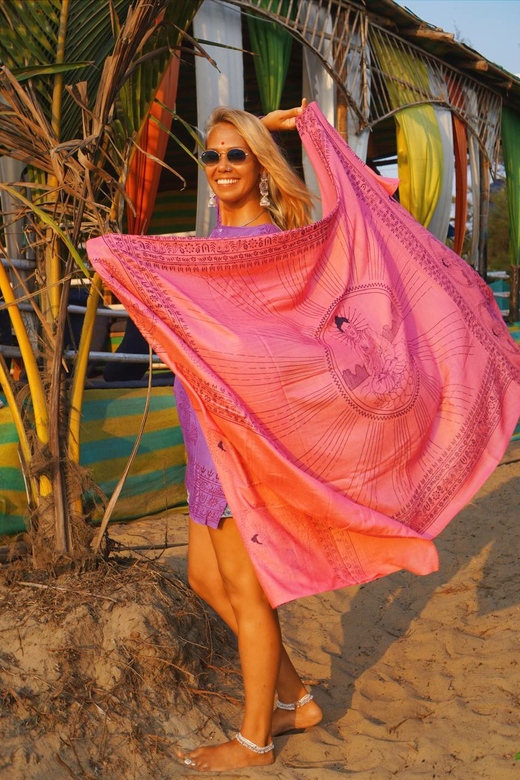 Розовый палантин с изображением Будды