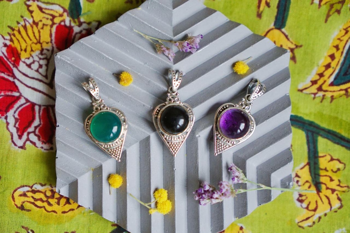 Серебряный кулон с натуральным камнем