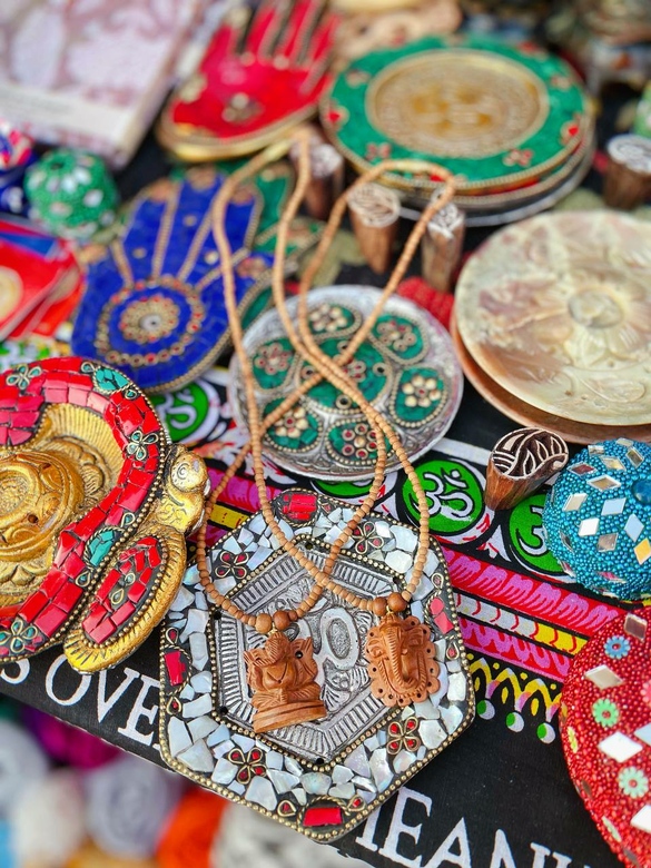 Кулон Ганеша из дерева