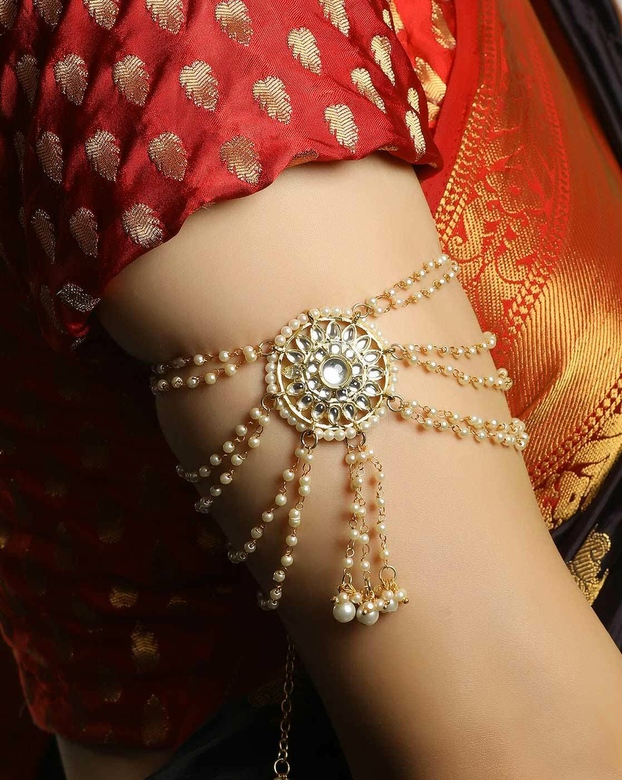 Браслет на предплечье