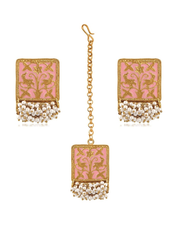 Розовая тика квадратной формы