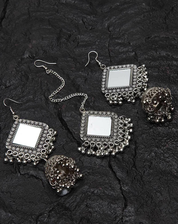 Тика с зеркальцем