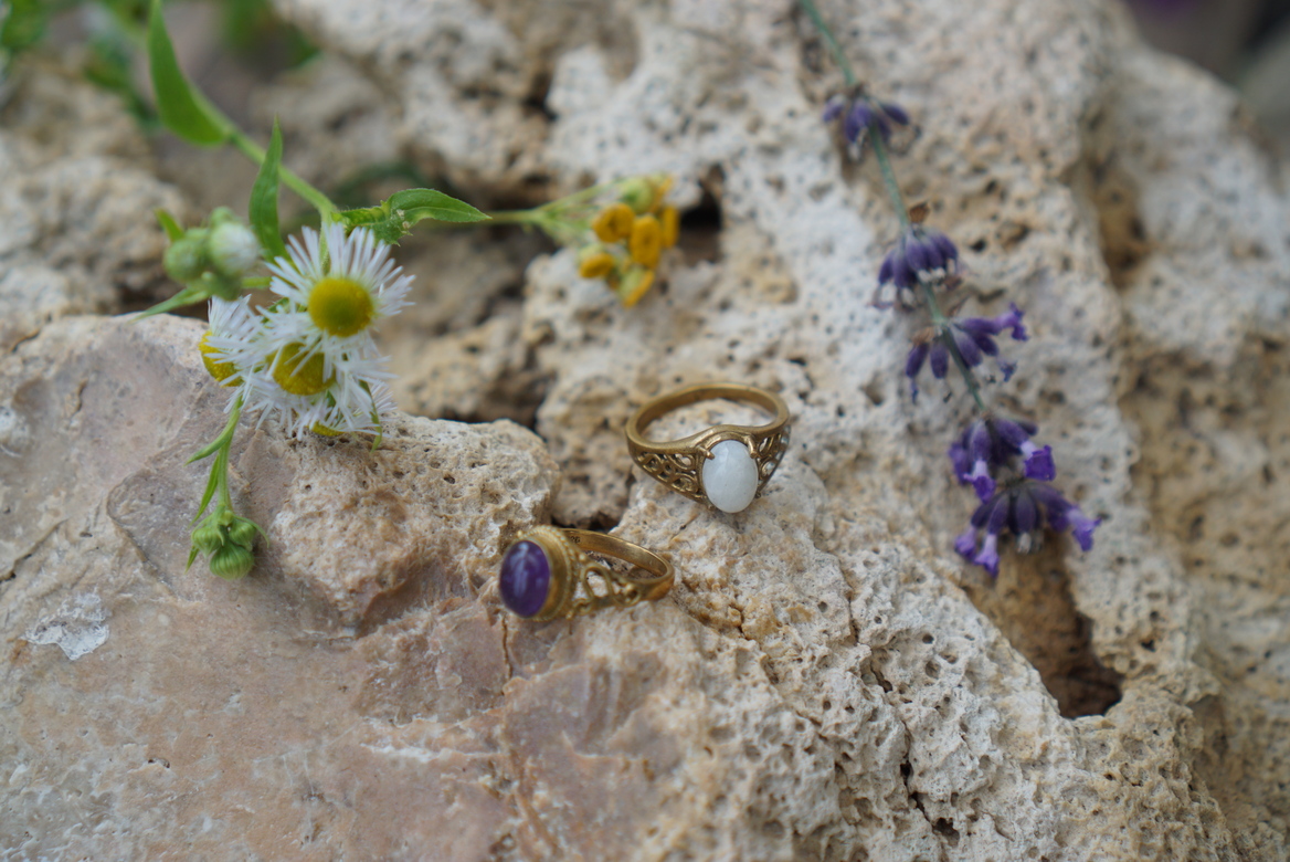Кольцо из латуни с натуральным камнем овальной формы