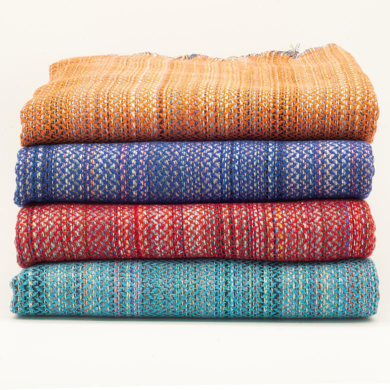 Яркие плетёные пештемали