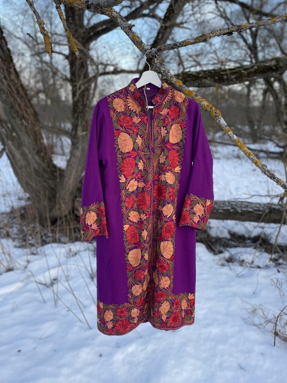 Фиолетовый шерстяной жакет с цветной вышивкой