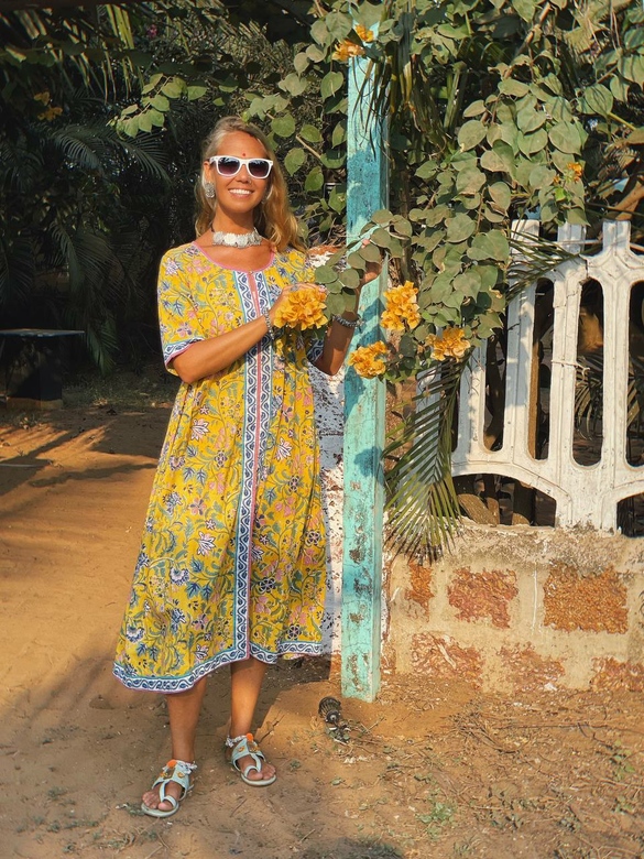 Яркое желтое платье, L