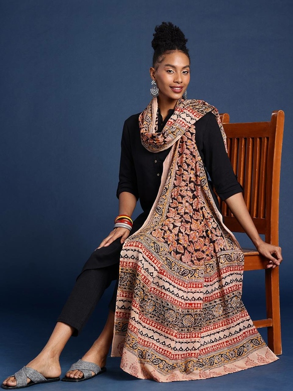 Большая шаль с набивным рисунком