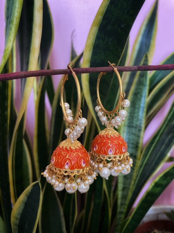 Крупные оранжевые серьги-джумки на кольцах