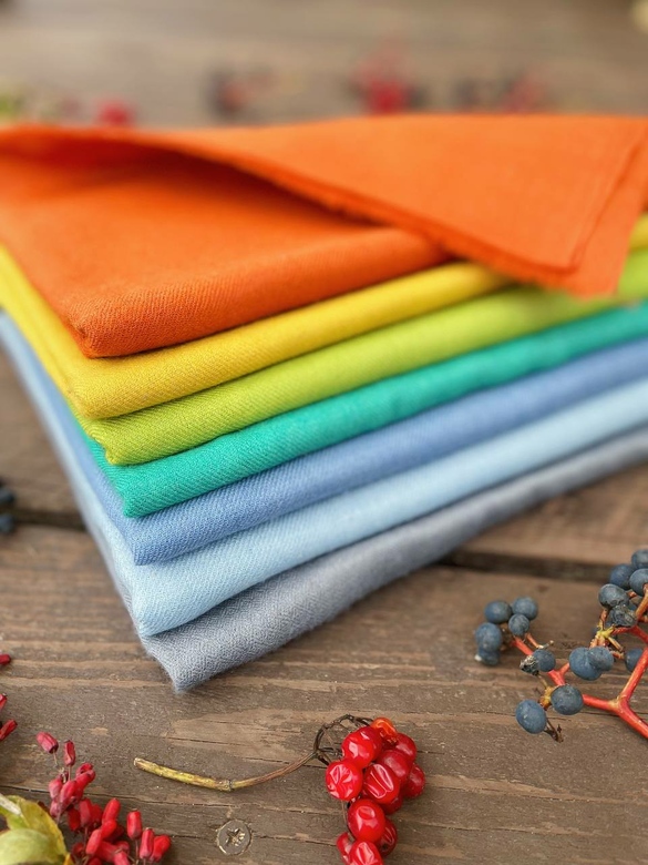 Однотонные палантины из кашемира