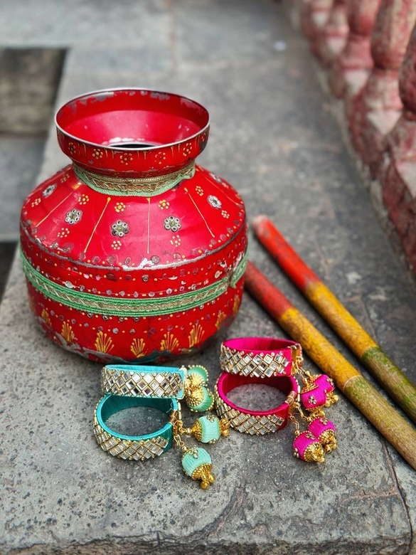 Яркие браслеты с зеркальцами