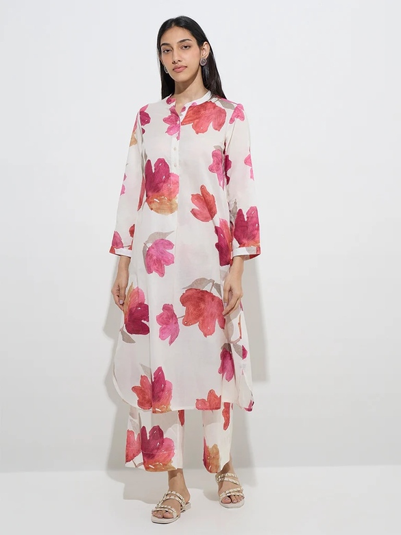 Светлая туника с крупными цветами, XS-S