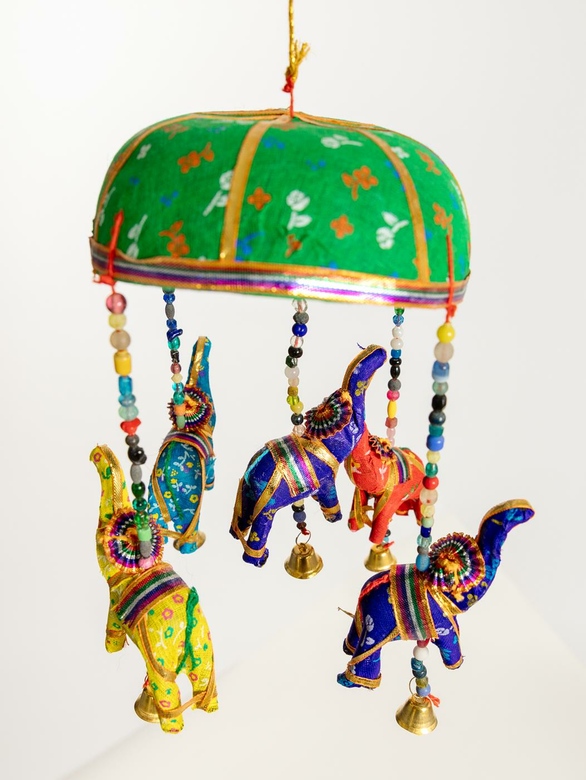 Подвеска "слоники под зонтиком"