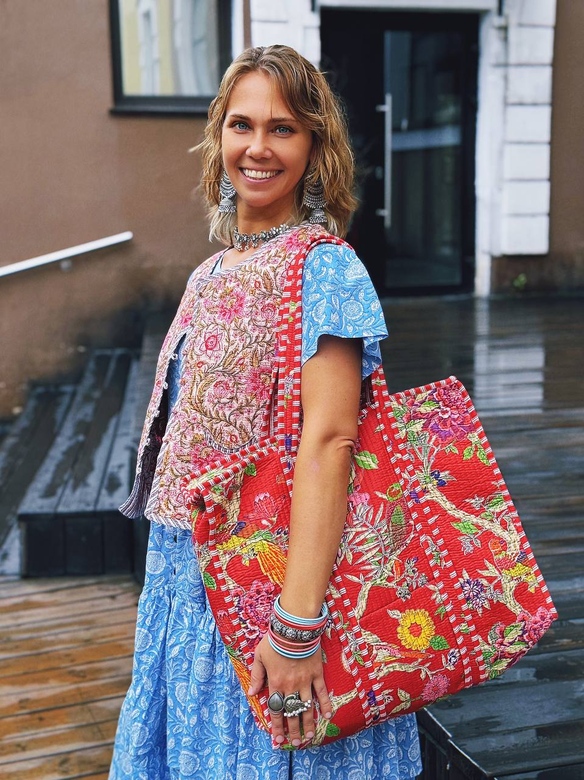 Стёганая сумка-шоппер на молнии с птицами