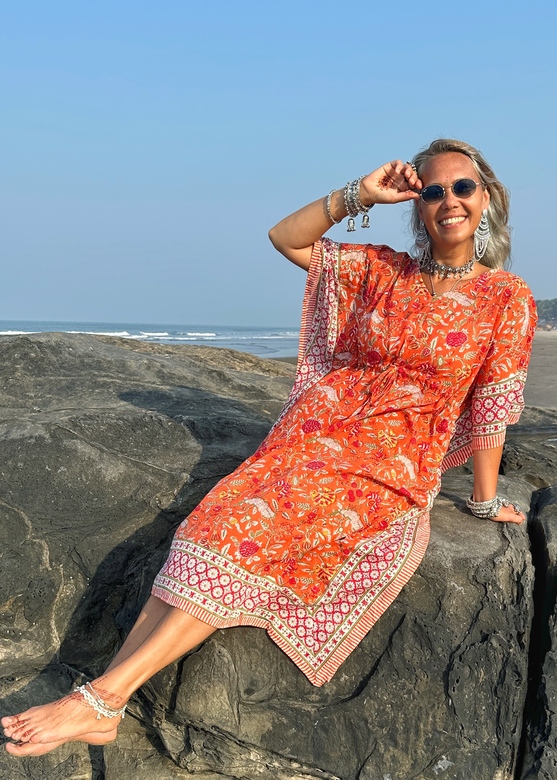 Оранжевая длинная свободная туника на шнурке