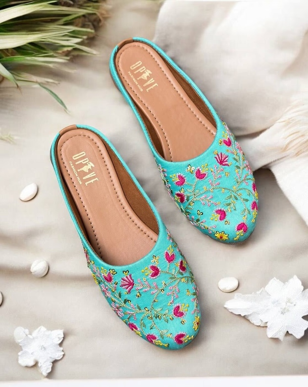 Голубо-бирюзовые мюли с вышивкой, 37