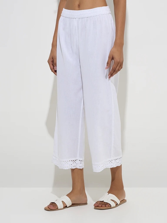 Белые прямые штаны с ажурной отделкой, М