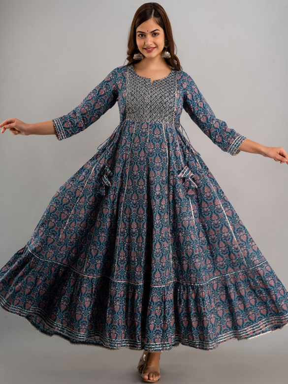 Синее платье-анаркали с блестящей каймой, S