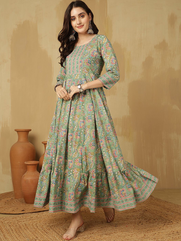 Платье-анаркали с цветочным рисунком, М