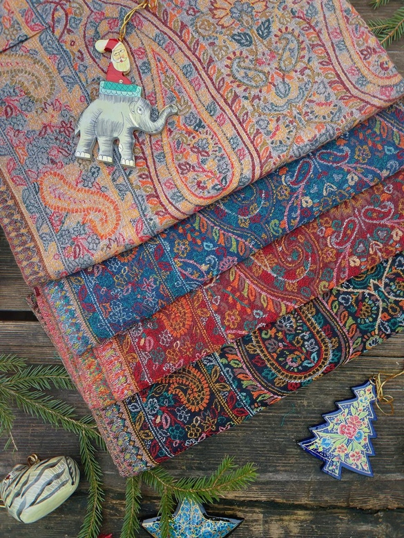 Кашемировые палантины в стиле кани