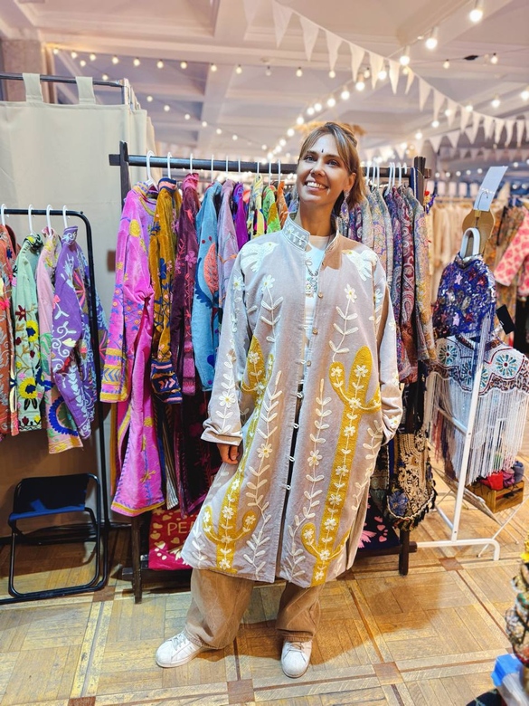 Светлый длинный бархатный жакет с кактусами