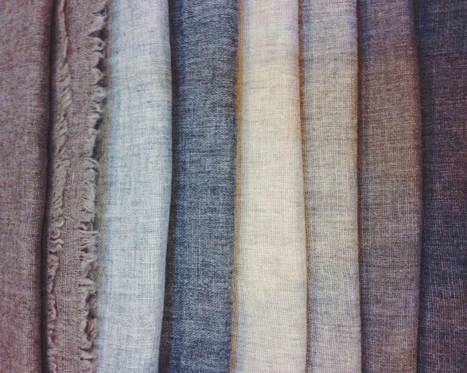 Шерстяные шали естественных оттенков