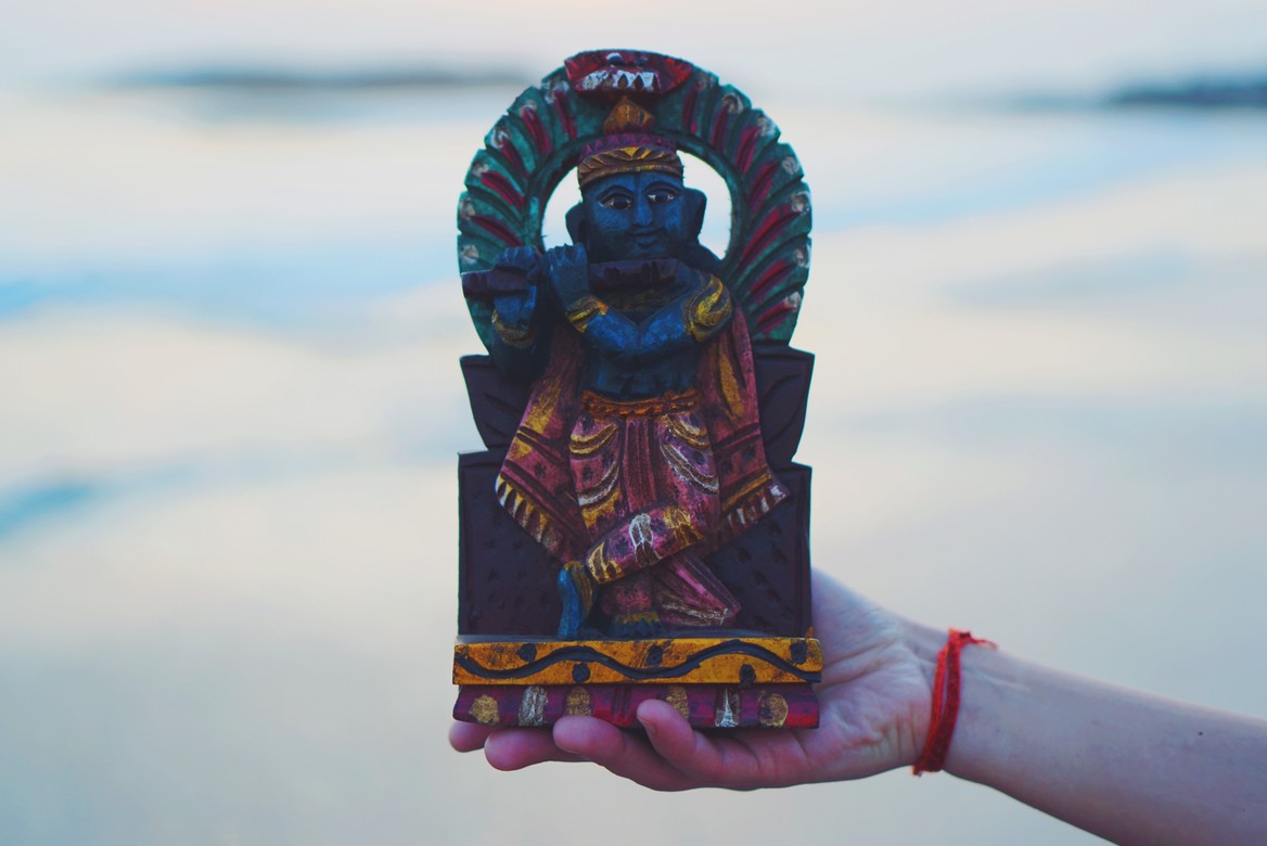 Кришна из дерева