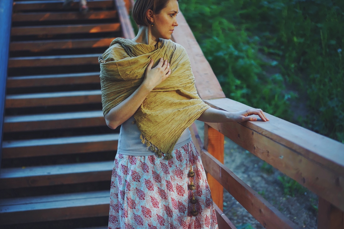 Бежевый шарф