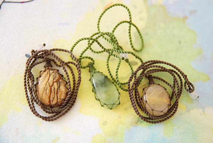 Подвеска с натуральными камнями