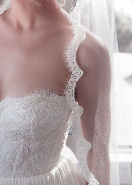 Фата 1 слой, 2 метра с узкой окантовкой из кружева