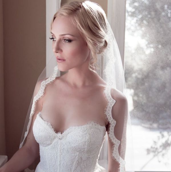 Фата 1 слой, 2 метра с узкой окантовкой из кружева