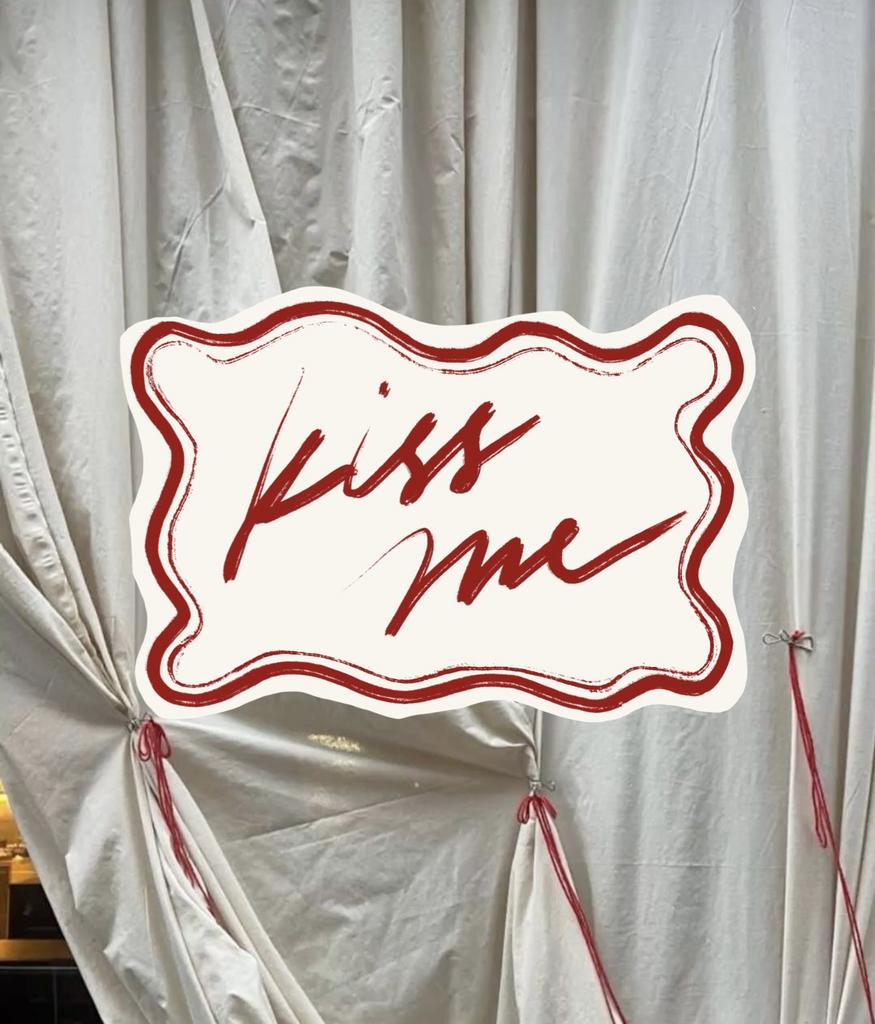 Карточка KISS ME
