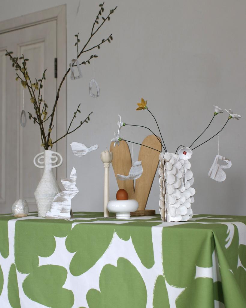 СКАТЕРТЬ "ЛОВЦЫ БЛИКОВ" зеленая