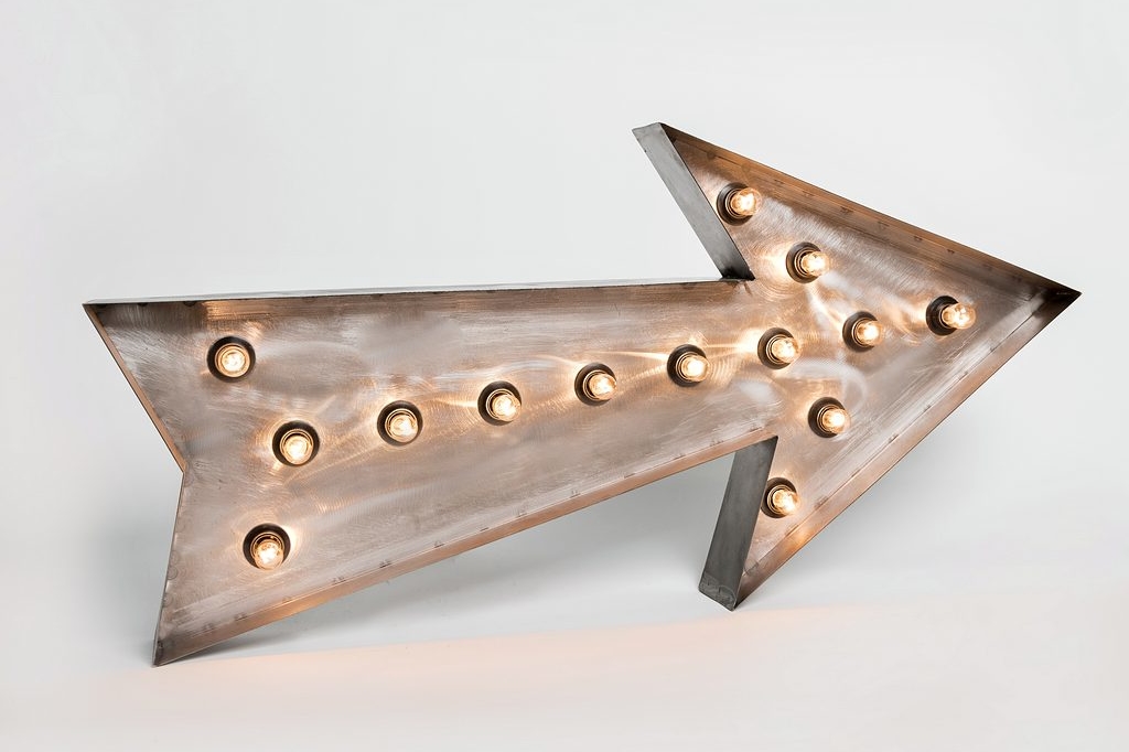 Стальная стрела лампами длиной 100 см