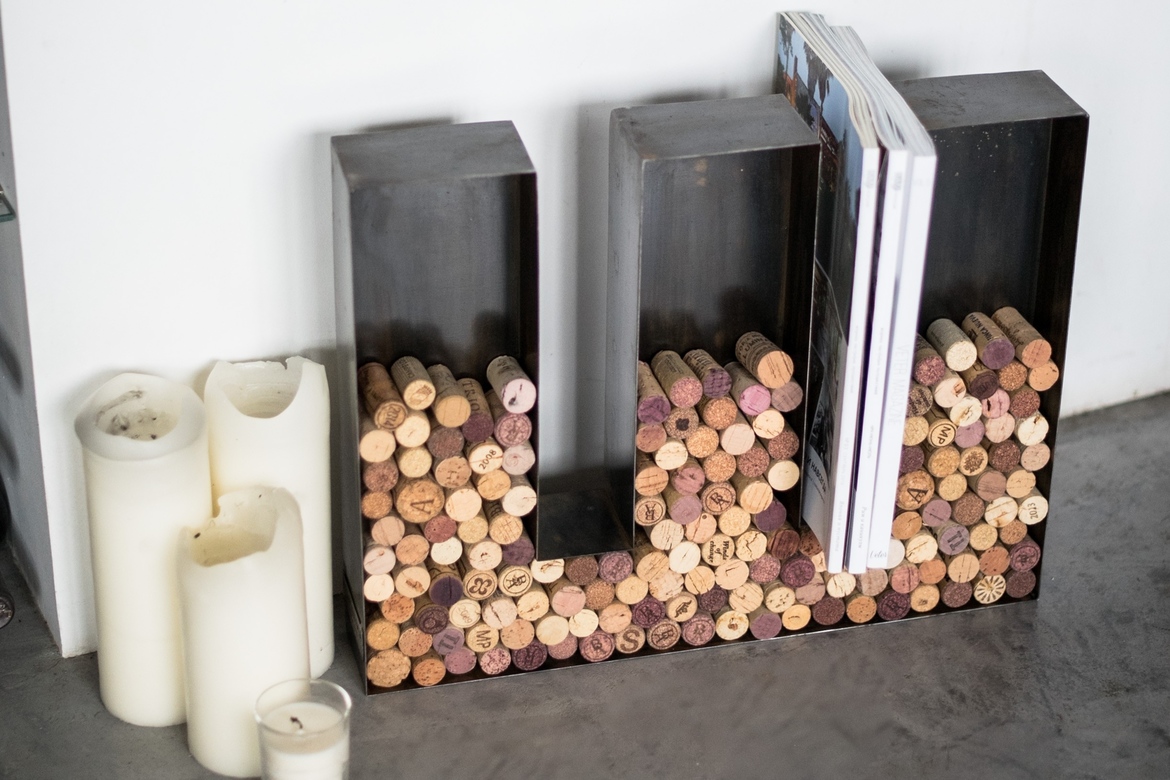 Винная буква Ш - копилка для пробок