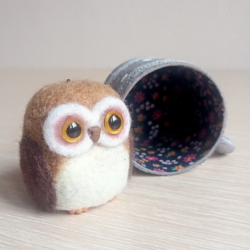 SMALL GREY WOOLEN OWL