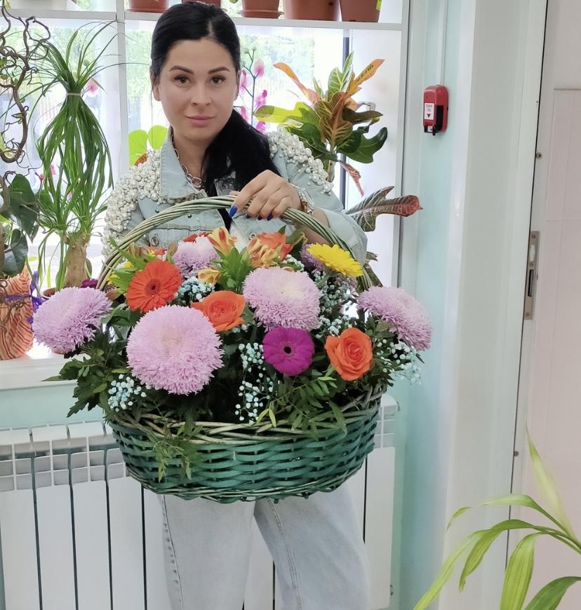 Корзина цветов на выступление