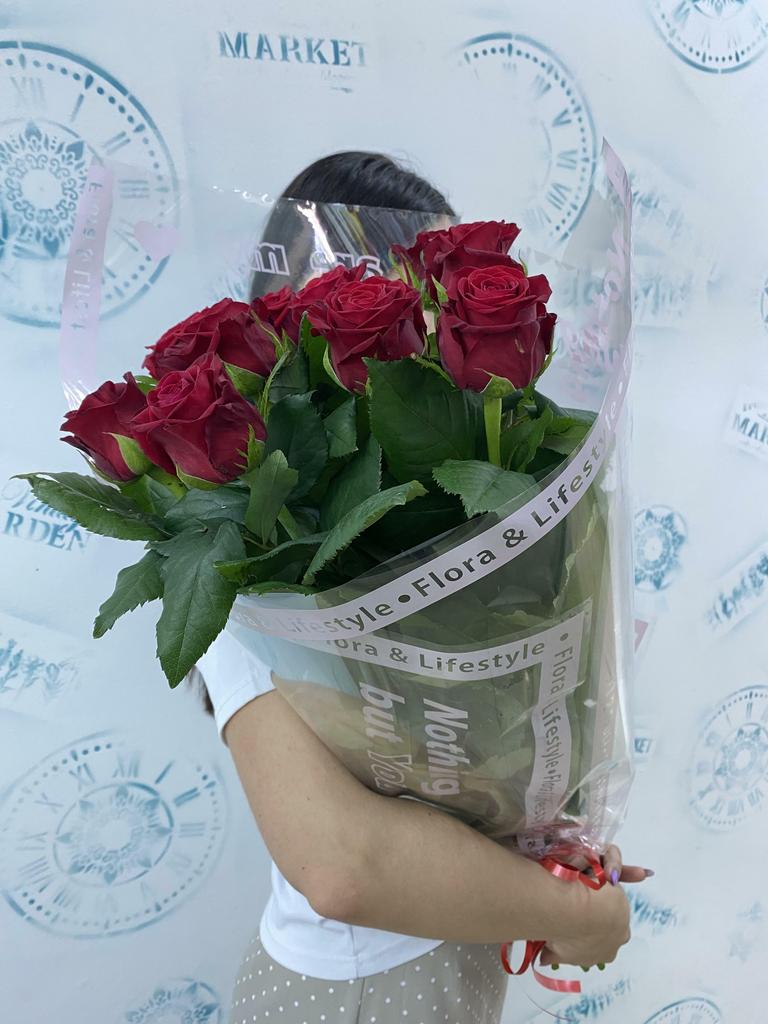 Моно букет красных роз