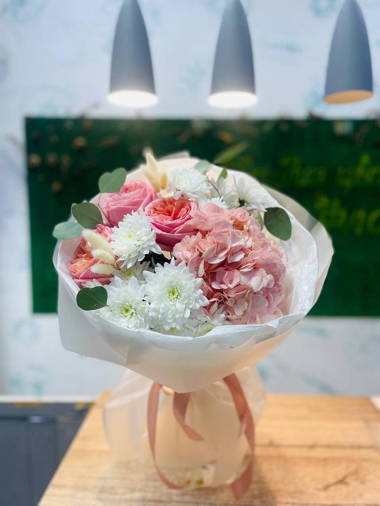 Букет с гортензией 08