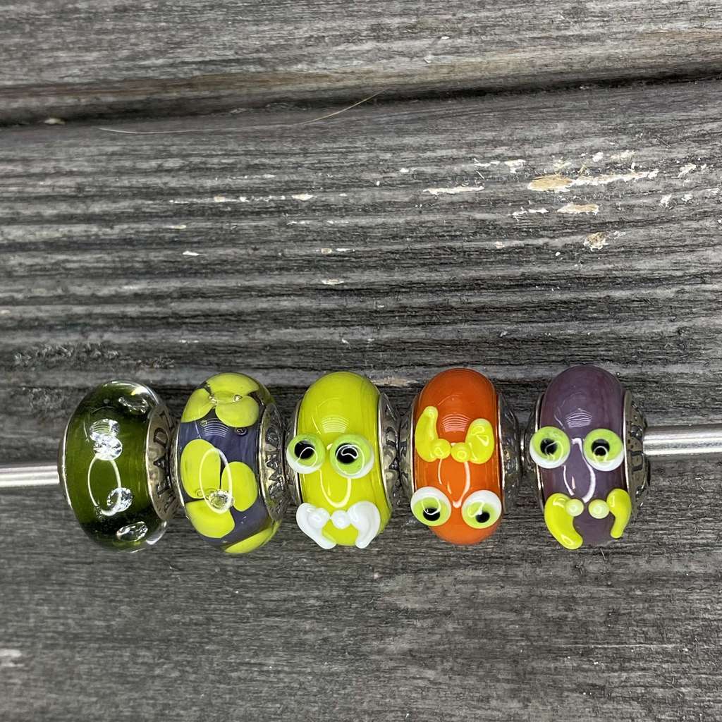 live HALLOWEEN Row 15