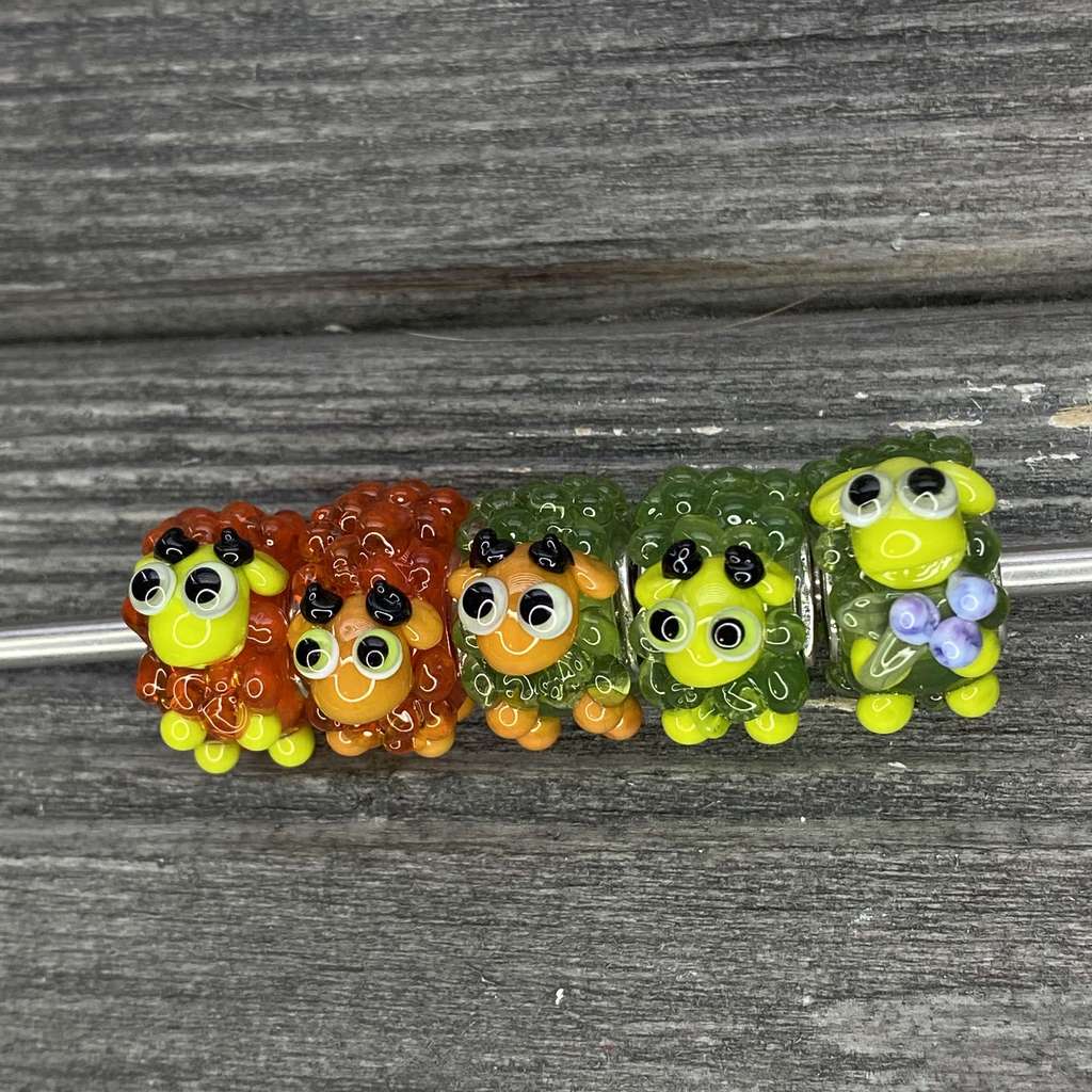 live HALLOWEEN Row 24