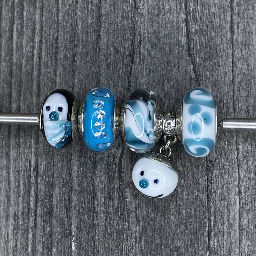 Live Black Friday Row 6