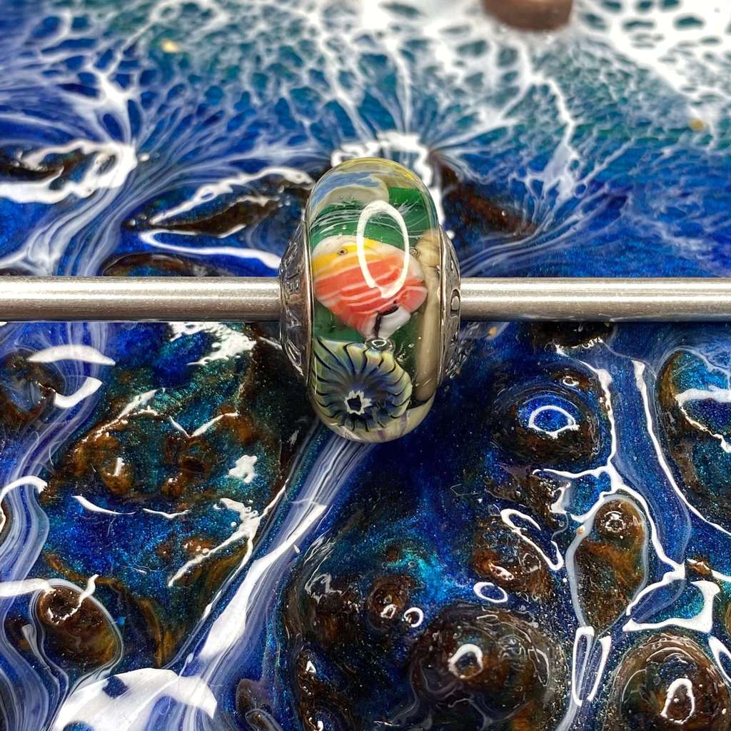 Sunday AQUARIUM  5 green fish