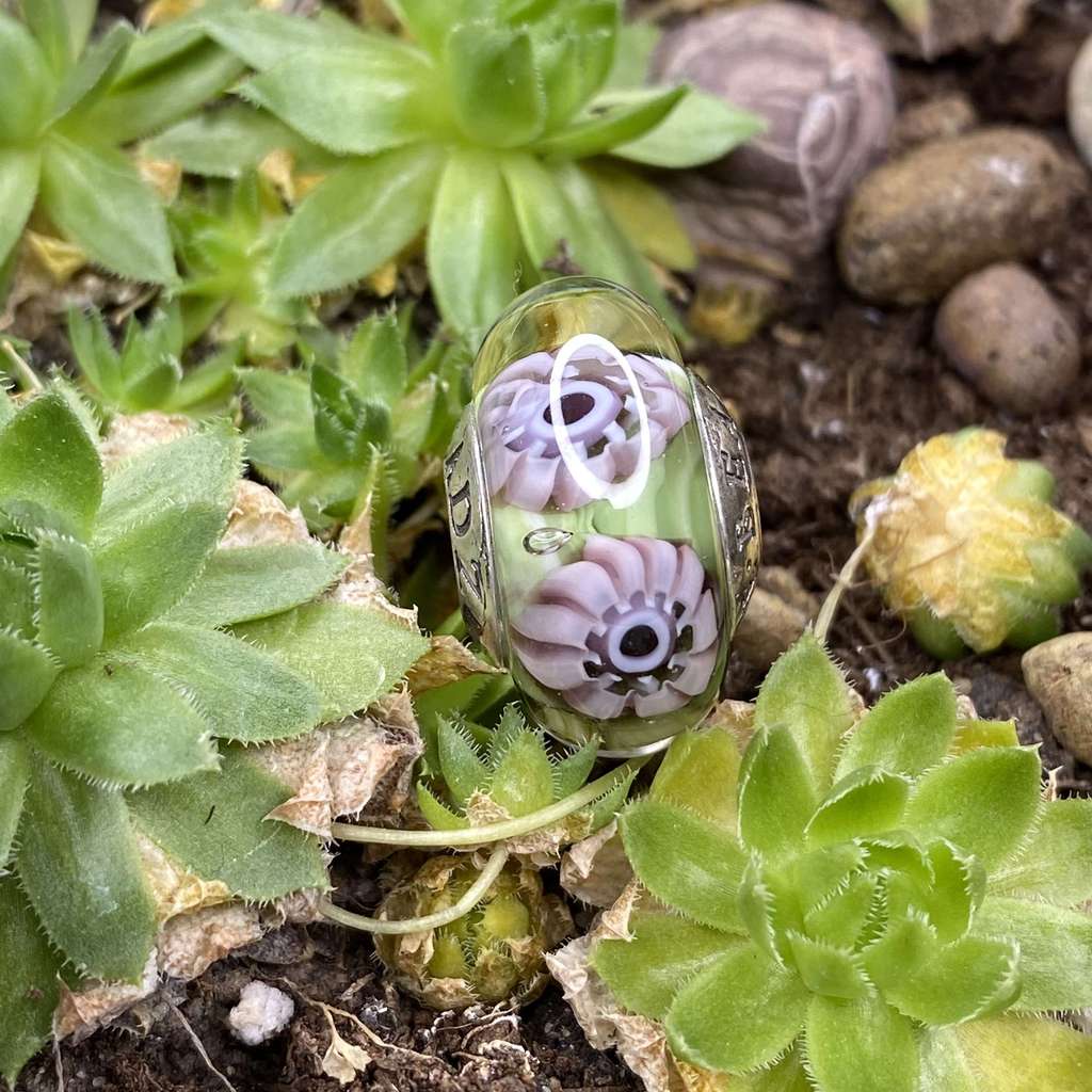 Sunday AQUARIUM 10 flowers and leaves on green