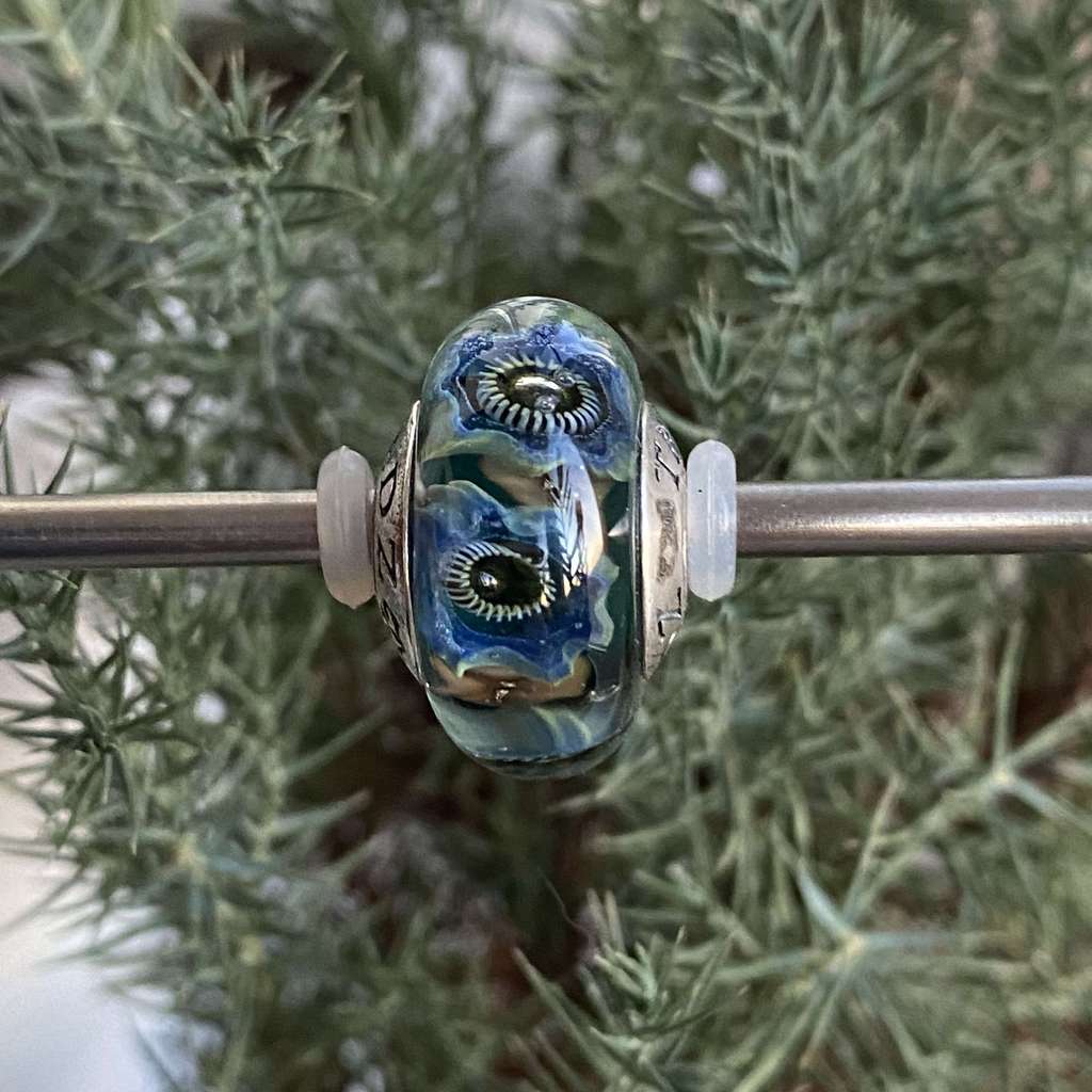 AQUARIUM  15 blue poppy on emerald