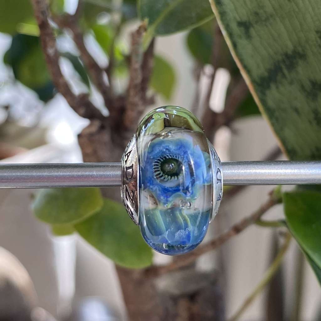 AQUARIUM 30 blue poppy on ivory