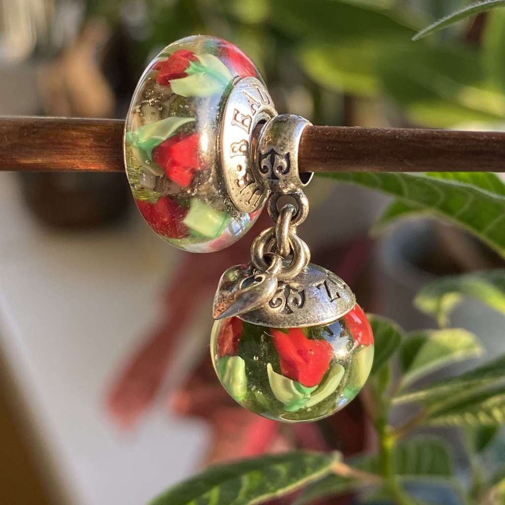 AQUARIUM SET 21 only tulips on bottle green